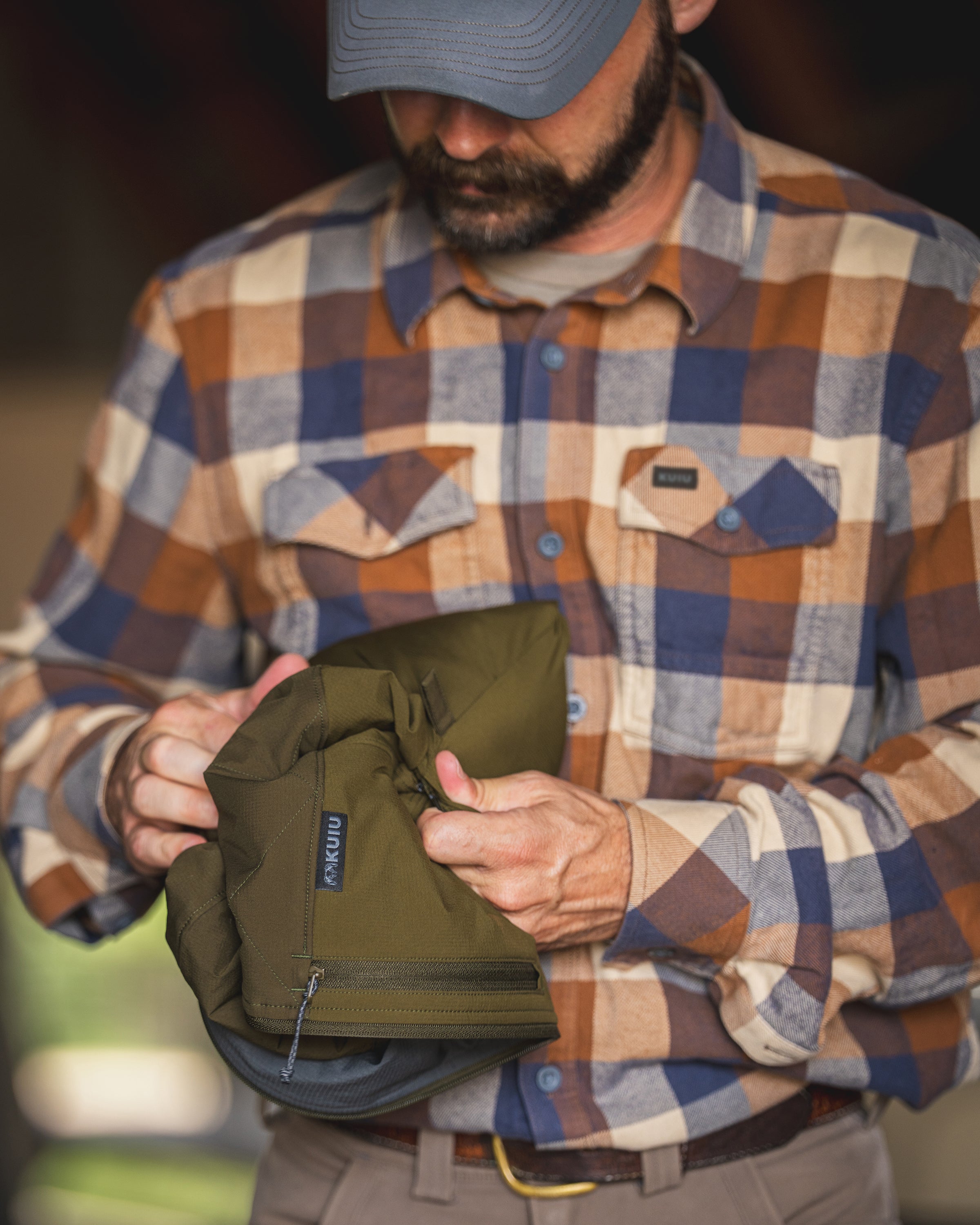 Transit Packable Hooded Jacket | Gunmetal/Stone - Image 9